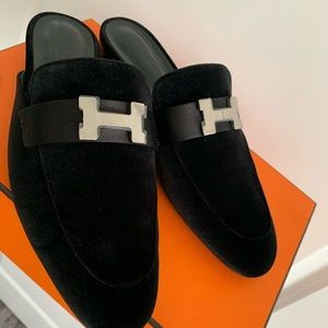 100% Authentic Hermes Trocadero Black Velvet Slides size 39. Brand New. True Fit